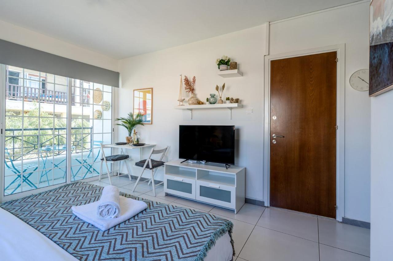 Sofia'S Cosy Studio In Larnaca Exterior photo
